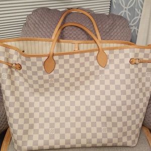 LOUIS VUITTON BAG